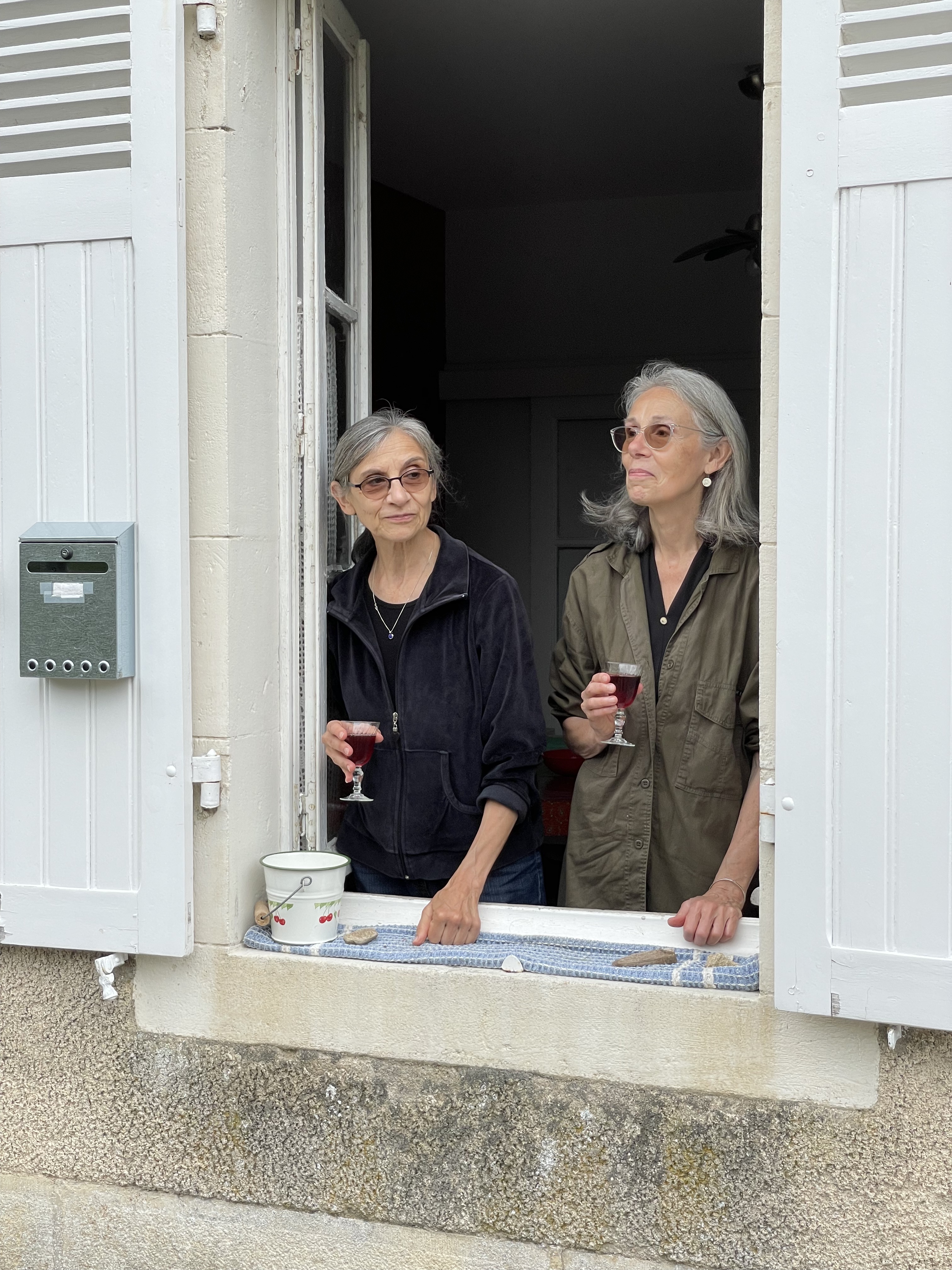 Deux soeurs bénévoles à Meillant © Nathalie Tiennot